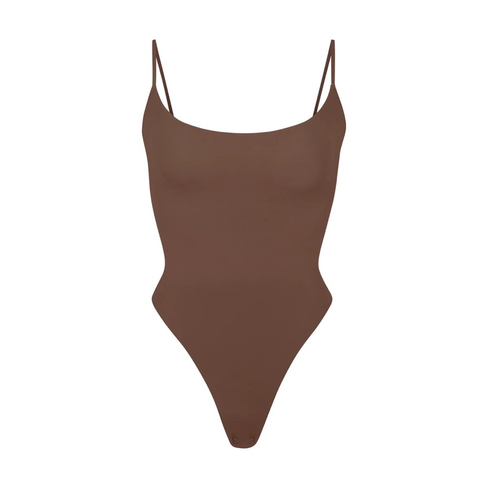 SKIMS
Fits Everybody Cami Bodysuit - Picture 5 of 8